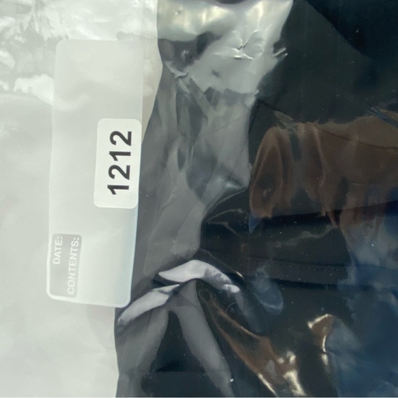 Express black pleated front keyhole neck LS blouse, M - Picture 12 of 13